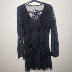 FREE PEOPLE / Deep V Black Lace Long Sleeve Dress